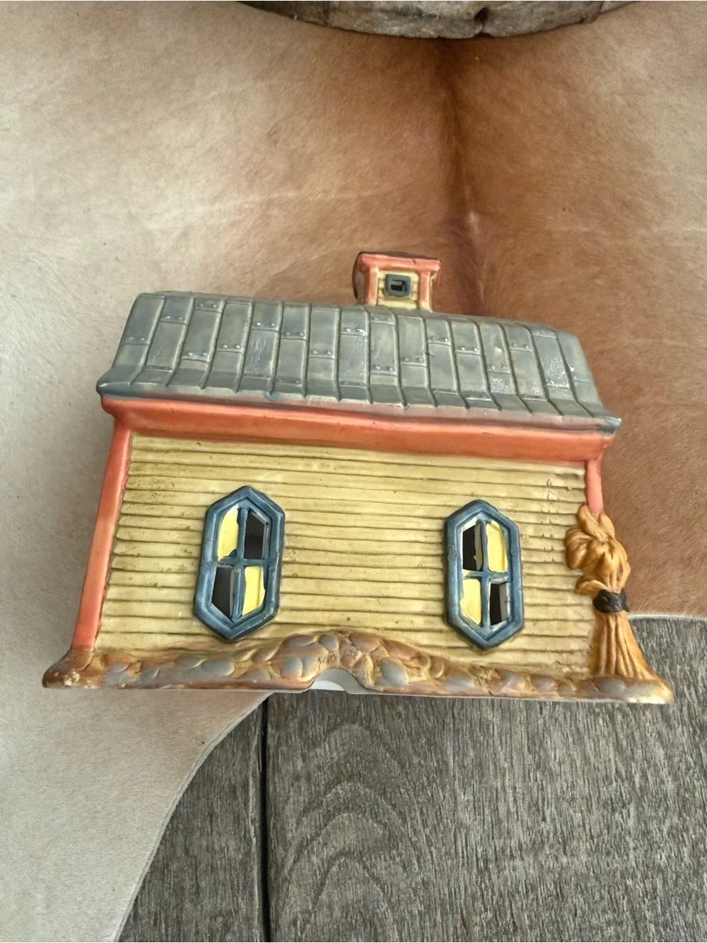 The Dairy Barn Ceramic Figurine - Autumn Colors